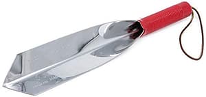 Make Garden Maintenance Easier With the Right Hand Trowel